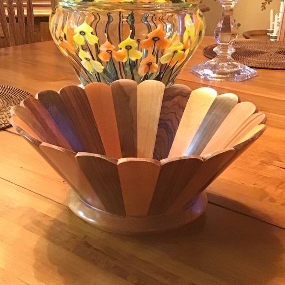 New Elegant Multitone Mahogany Wooden Decorative Bowl - Picture 2 of 3